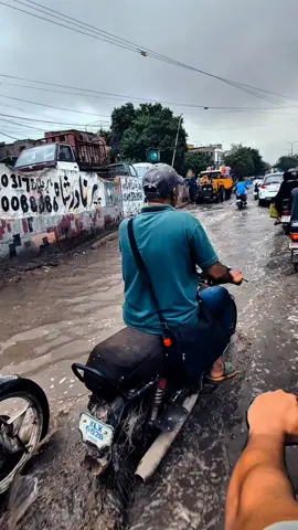 Me today no come job 😂#foryoupage #karachi #rain #agha👑🤍×  #fyp 
