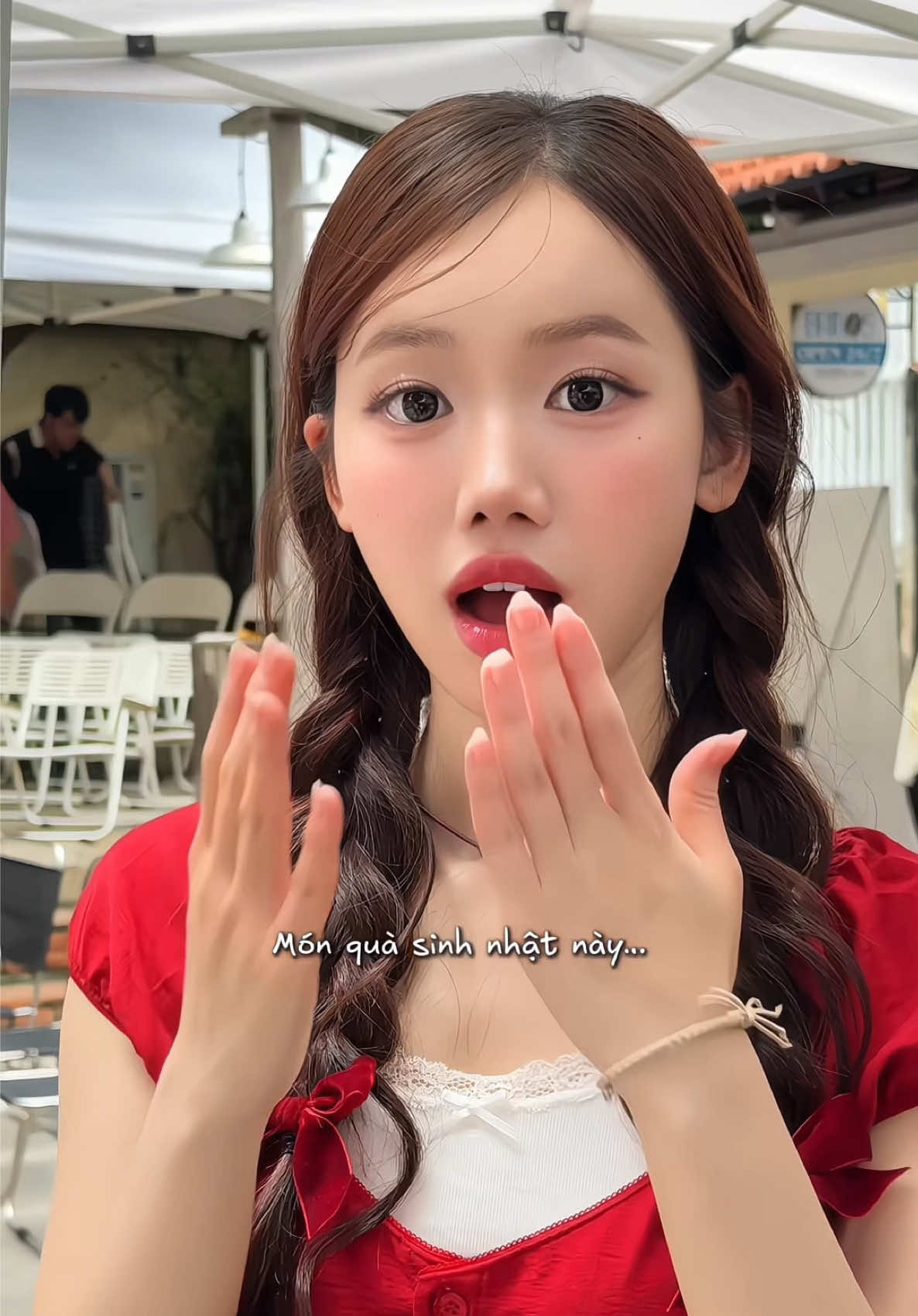Lần đầu tiên được nhận món quà sinh nhật là cả một xe tải tràn ngập các loại bánh 🥺💓💓 cảm ơn 3CE rất nhìuuuu ❤️‍🔥