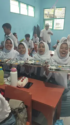 yareuuu #mbg #makanbergizigratis #yareu 