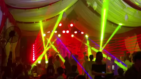 Ngẫu hứng đánh đèn phiêu theo nhạc của em 🔥 cấu hình 8 Beam, 8 Led, 2 Laser 5W, 4 Laser 8 mắt đỏ thêm 3 COB.. Tắt điện Max độ sáng lú luônn 💥 #amthanhanhsang #lighting #rapcuoidep 