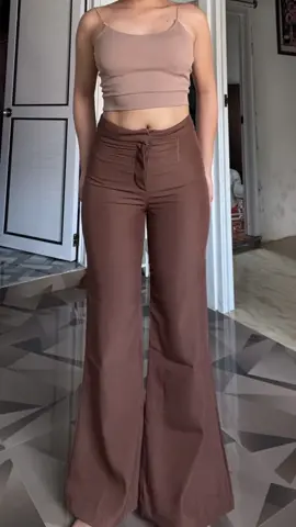 Non garterized = perfect fit! 🤎 #nongarterizedtrouser #flaretrousers #pantsrecommendation #trouserrecommendation #fyp 