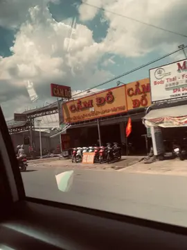 Chỉ sợ không còn đường để đi chứ ngại gì bước tiếp,sinh ra trong mưa bão thì ngại gì những hạt mưa rào