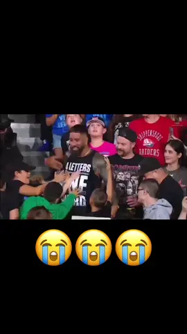 The way @Jey Uso is saying hold me back to fan 😂 #wweraw #jeyuso #sethrollins #bronbreakker #bronsonreed 