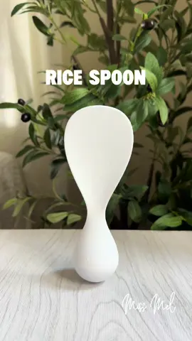 Ang galing ng rice spoon, tumatayo 🥰 #ricespoon #kitchenfinds #kitchenmusthaves #kitchenutensils 
