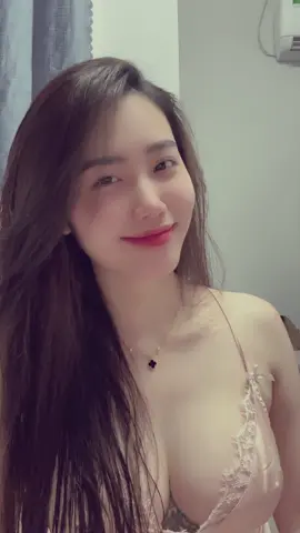 Nhắm mắt yêu luôn 🤣