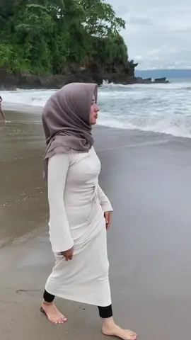 beautiful sea🤍🧘🏻‍♀️