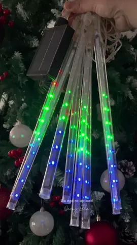Mas gusto ko talaga yung solar pag ganitong christmas lights sa labas ng bahay #solarchristmaslights #christmaslights #meteorshowerlights #fyp 