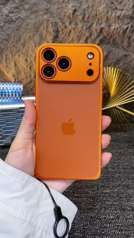 A must-have phone case for iPhone 17 this summer! It has a backless design and comes with a heat#viral #iphone17promax #iphone17pro 