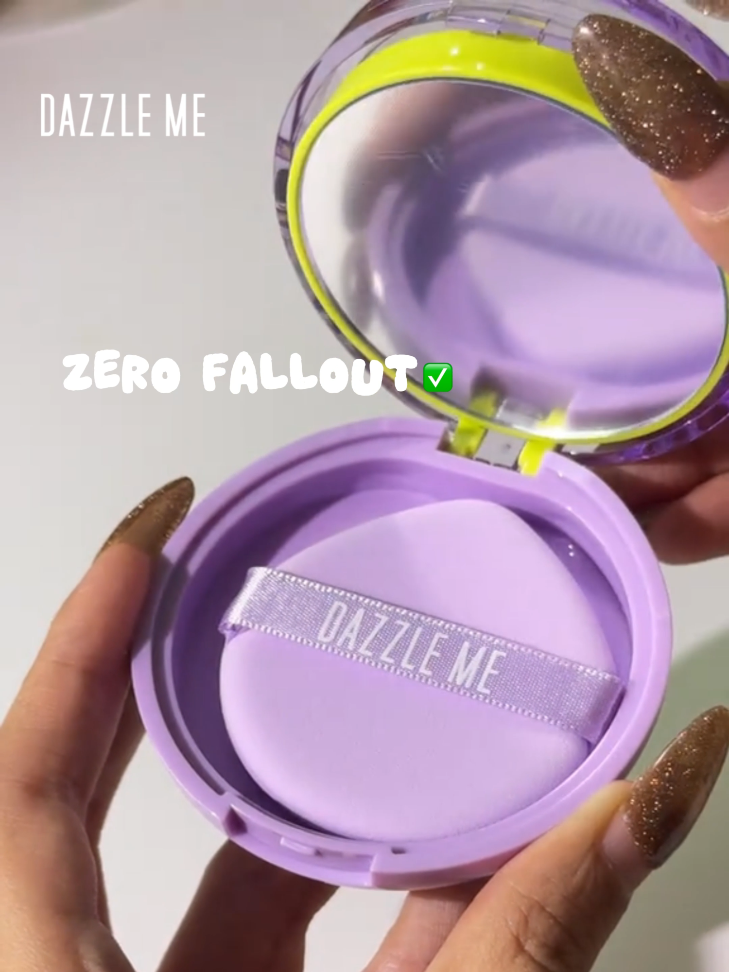 No Color, No Patchy, No Cakey!! ❌💅🏻 Gebrakan baru dari Dazzle Me yang GILA BANGET!! 😍 #dazzleme #dazzlemebeauty #dazzlemeindonesia #dazzlemeid #dazzlemeinvisiblepowder #invisiblepowder #powderlesspowder #powder #geltopowder #balmtopowder #betterthanfilter #betterthanfilterinvisiblepowder #flawless