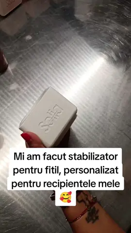Recipientul are incorporat si un loc pe mijloc pentru o precizie si mai mare de aplicare a fitilului 🥰#ceramics #solia_candle #lumanariparfumate #cearasoia #candles 