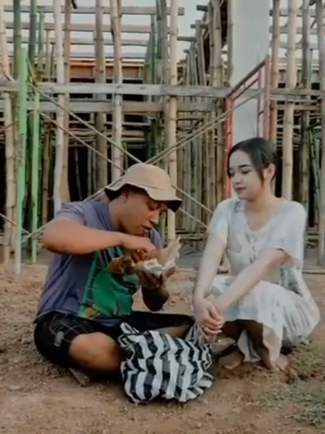 DUDU WONG KANTORAN #duduwongkantoran #bardolo #ivajeniva @ivabulurahplosokdigital 