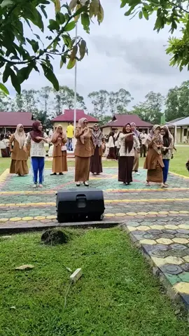 Tari Aura Farming Pacu jalur di SMA Negri 1 Kuantan Hilir 🇮🇩  #pacujalur #aurafarming #pacujalurkuantansingingi 