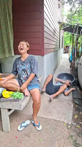 เห็นอยู่นะ😂#hahaha #คลิปตลก #fuunyvideo #viraltiktok 