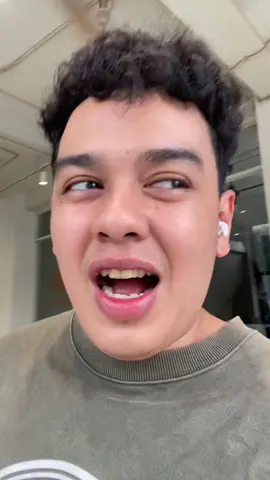 Agak bingung sama orang kegatelan ya 