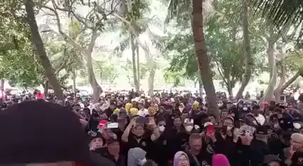 Pi Network Community event in #Indonesia a couple months ago 👉 Keep mining #Pioneers and hold your Pi; lock it 200%, and it will become your future asset. ✊✊✊✊✊✊✊