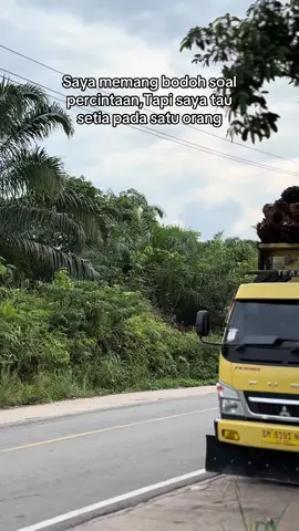 Mana ada yang mau sama orang jelek😇