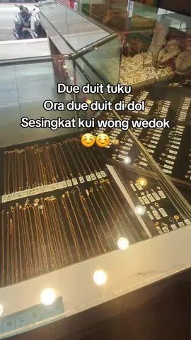 Toko Emas dengan koleksi tercantik, dengan Kualitas Kadar Emas Terbaik  yang sudah melayani lebih dari 100 tahun sejak tahun 1918. Harga jual dan harga beli yang terpercaya.#fyppppppppppppppppppppppp #gadjahsidoarjo #fypシ #cincin #perhiasanemas #perhiasanemas #tokoemasgadjah 