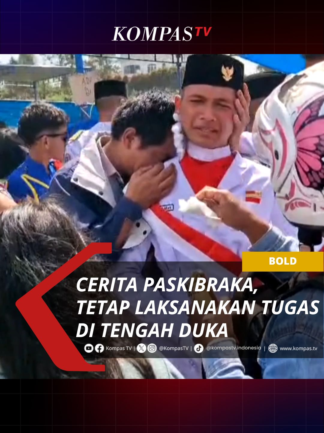 Inilah kisah Paskibra dari Kabupaten Humbang Hasundutan, Sumatera Utara. Seorang anggota Paskibra tetap menjalankan tugasnya di upacara kemerdekaan, di saat sang ayahnya meninggal dunia dua hari sebelum pengibaran bendera. Walaupun sedang berduka, ia tetap profesional karena tidak ingin mengecewakan ayahnya yang selama ini mendukungnya untuk menjadi anggota pasukan pengibar bendera. Tuliskan komentarmu dan dapatkan berita terkini lainnya di www.kompas.tv serta youtube.com/kompastv #BOLDKompasTV #TikTokBerita