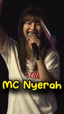 MC: Pokoknya kalian bertiga harus pose imut 😂🤣 #jkt48 #elijkt48 #indahjkt48 #michiejkt48 #daisyjkt48 