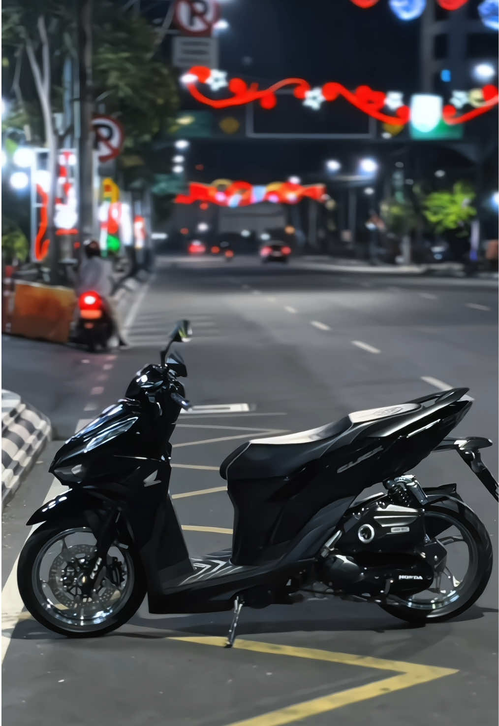 Sehitam ini kalau keluar malam ye☺️🖤 #vario125new #variohitam #fypage 