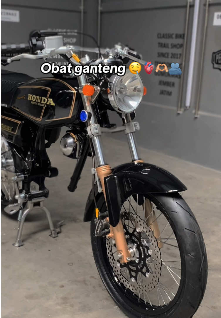 Obat ganteng cowok yang gak ada di apotik nihhh🤩 . • admin bengkel 082232228663 • alamat bengkel : dsa. tembokrejo, kec. gumukmas, kab. jember, 68165 • G-Maps : perahu layar motor #CapCut #gl100 #cepekcantik #fypage #trend 