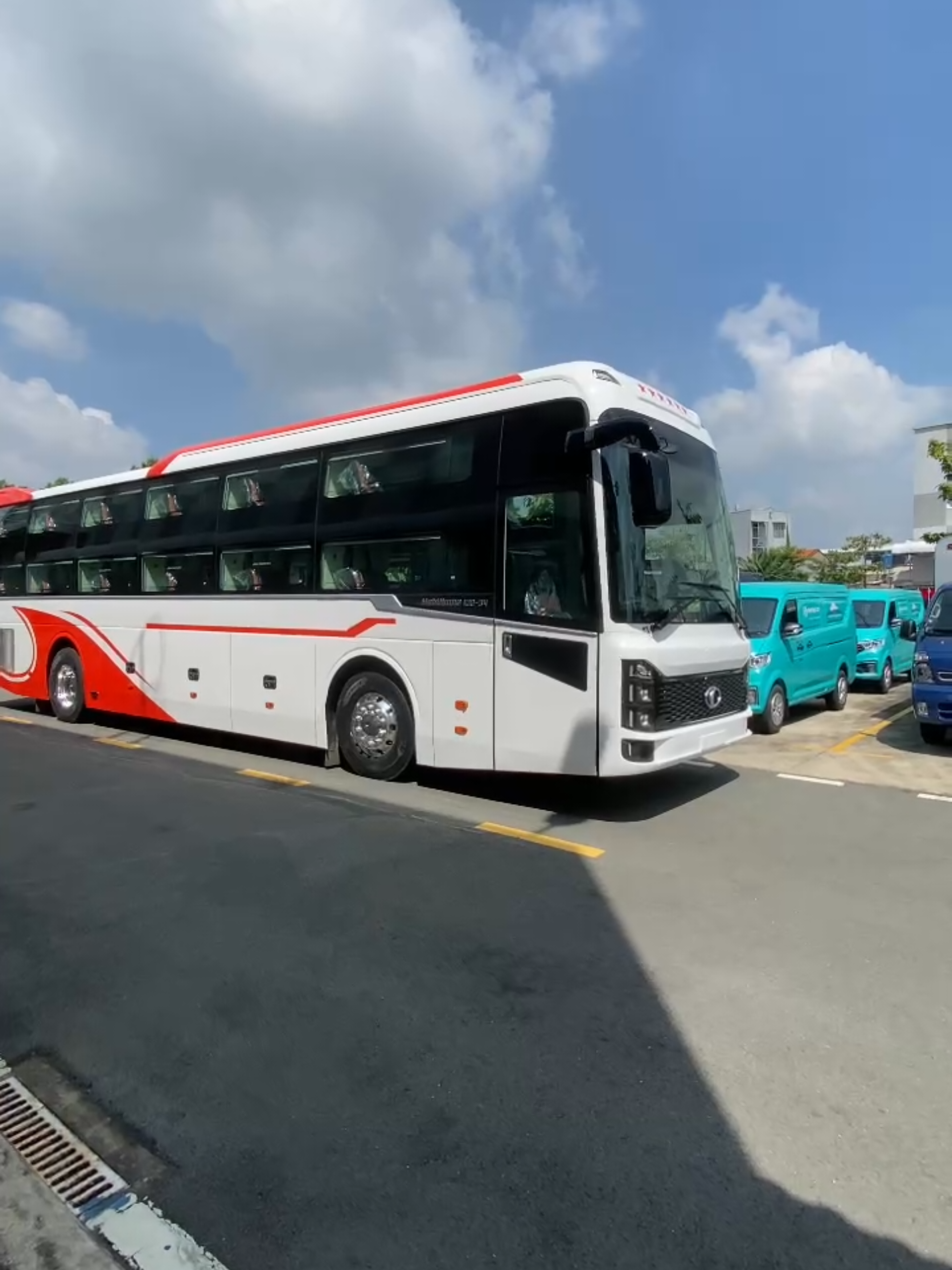 Hàng Nóng tiếp tục đổ bộ! #thacomobihome #thacobus #xekhach #xekhachvn 