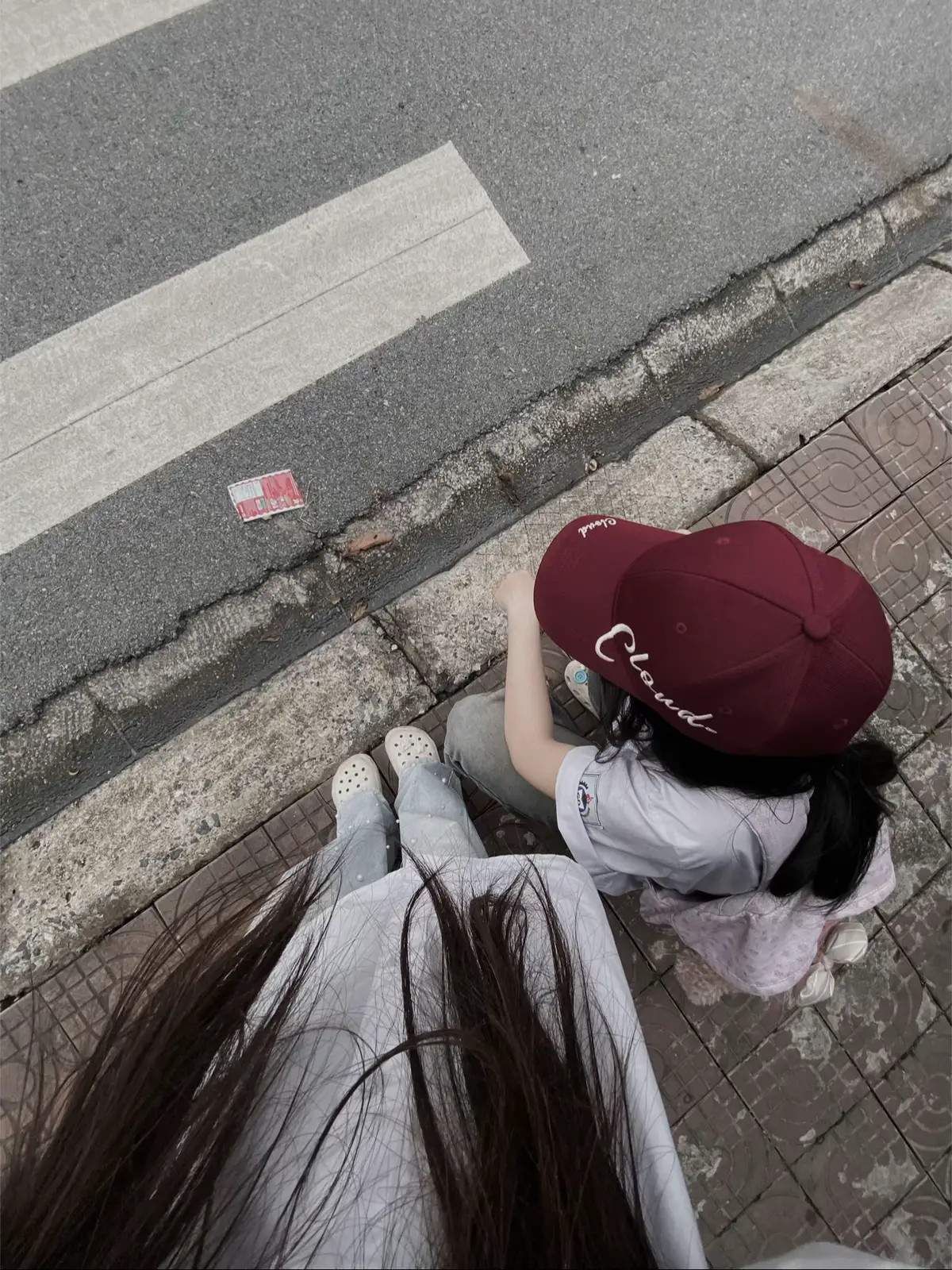 “Ngày người đi, mùa nào cũng nhớ Nắng thẫn thờ, vụn vỡ cả trời thu.”🌧️ #xh 