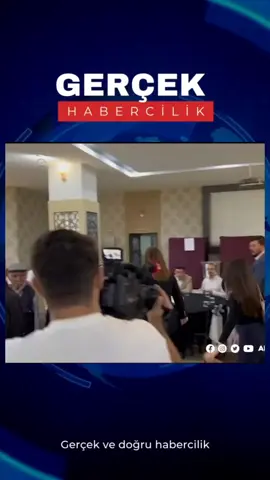 🔥 CHP’de kavga, tehdit, salon basma… Bu mudur milletin umudu? 🤦‍♂️ Milletvekilleri birbirine bağırıyor, “beni tehdit edemezsin” diye salonlar inliyor. 🤯 Koltuk kavgaları, çıkar hesapları, kişisel hırslar… 👉 Halkın derdine çözüm yok, birbirleriyle kavga var! CHP artık bitik, batık, tükenmiş bir parti görüntüsünde. Kendi tabanı bile bu kavgacılardan, tehditle iş yapanlardan, ceplerini dolduranlardan bıkmış durumda. 😡 💥 Türkiye’nin en köklü partisinin düştüğü hâl: ➡️ İç kargaşa ➡️ Egoların savaşı ➡️ Umutsuzluk tablosu #CHP #Kavga #İçKargaşa #SiyasetTıkandı #BitikCHP