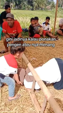 entah terinspirasi dari mana itu anakmu😅 @hflhmrdnh  #17agustus #xyzbca #ngakak #core  #foryoupage 