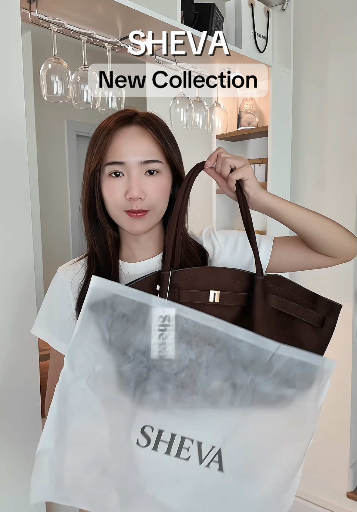 SHEVA แบรนด์ใหม่กับ New Collection ดีไซน์ที่เรียบง่ายกับยังคงความหรูหรา🤎 #SHEVATH #กระเป๋าSHEVATH #ป้ายยาแฟชั่น #กระเป๋า #กระเป๋าผู้หญิง 