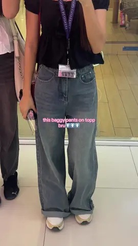 quality over quantity😜🙋‍♀️🙋‍♀️#fyp #baggypants #baggy #quality #viral 