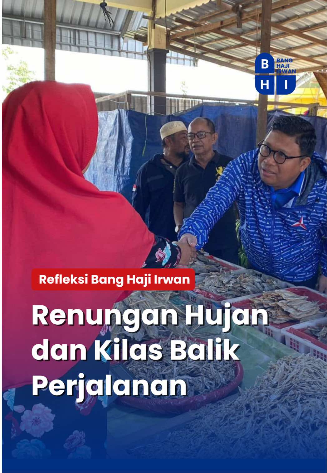 Selasa (19/08) pagi tadi terasa begitu syahdu bersama aroma khas tanah yang diguyur hujan sejak dini hari. Hujan yang turun merata di wilayah Jabodetabek ini menyisakan kesejukan, sekaligus menghadirkan ruang untuk merenung. Tetes air yang jatuh membawa saya pada sebuah kilas balik. Ada rasa yang tak mudah diungkapkan dengan kata-kata, sebab setiap rinainya seolah mengetuk kembali memori perjalanan panjang, ketika saya, dan kami semua, hadir di pelosok-pelosok tanah Etam, Kalimantan Timur. Di sana, saya belajar untuk mendengar dan menyaksikan lebih dalam. Bukan sekadar menyimak kata-kata, melainkan juga merasakan denyut hati masyarakat. Dari apa yang mereka butuhkan, harapkan, dan yang sesungguhnya ingin mereka titipkan pada para pemangku kebijakan negeri ini. Karenanya saya ingin selalu hadir di ruang-ruang tersebut, agar suara mereka terdengar, dan setiap persoalan yang mereka hadapi dapat diperjuangkan hingga tuntas. Saya kembali teringat pada teras-teras rumah sederhana, tempat kami duduk berjam-jam berbincang. Dari obrolan hangat yang tulus itu, saya semakin percaya bahwa demokrasi sejati tumbuh bukan di ruang-ruang berpendingin ruangan, melainkan di teras-teras rumah warga, di pasar-pasar, hingga di warung kopi kampung yang menjadi urat nadi kehidupan. Di situlah kebijakan menemukan ruhnya, yakni ketika ia berangkat dari suara rakyat yang tulus, lalu menjelma menjadi keputusan yang adil. Kilas balik ini selalu mengingatkan saya, bahwa perjuangan membangun bangsa bukan soal siapa yang paling pandai berbicara, melainkan siapa yang paling sabar mendengar dengan hati terbuka. Kebijakan yang baik lahir dari hati yang mau merendah, yang rela singgah di jalan berdebu, menyusuri gang-gang sempit, dan menempuh perjalanan panjang hanya untuk satu hal, yaitu menghadirkan keadilan bagi semua, dari pusat kota hingga ke pedalaman. Maka bagi saya, hujan hari ini bukan sekadar peristiwa alam, melainkan sebuah pesan. Bahwa sebagaimana tanah yang kembali subur setelah menerima air, bangsa ini pun akan tumbuh kuat jika disirami dengan kebijakan yang adil, inklusif, dan benar-benar berpihak pada rakyatnya. #CatatanBangHajiIrwan #BHI #BHIMendengar 