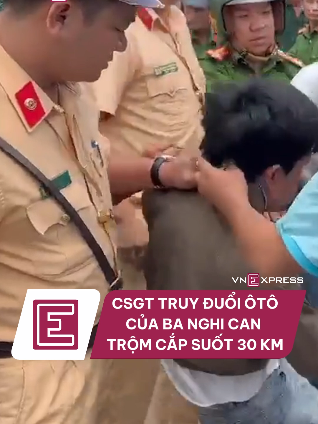 CSGT truy đuổi ôtô của 3 nghi can trộm cắp suốt 30 km #vnexpress #tiktoknews #vne #tinnong #phapluat