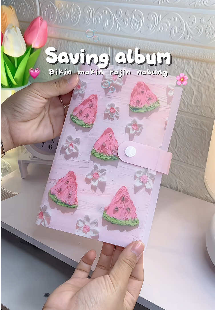 Jadi makin rajin nabung setelah punya dompet album iniii😍‼️ #savingalbum #dompetnabung #albumnabung #celengantarget #dompetalbum 