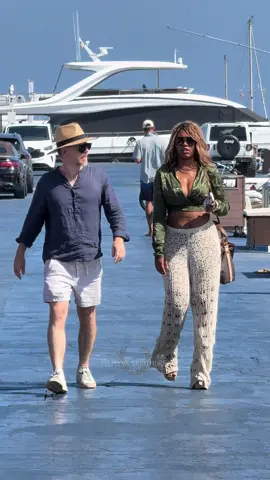 Billionaire gentleman & young girlfriend walking through Puerto Banus 💶✨ #marbella #billionaire #Lifestyle #luxury #girls 