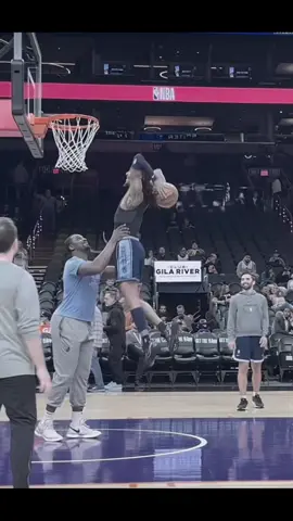 He lost the bounce😭