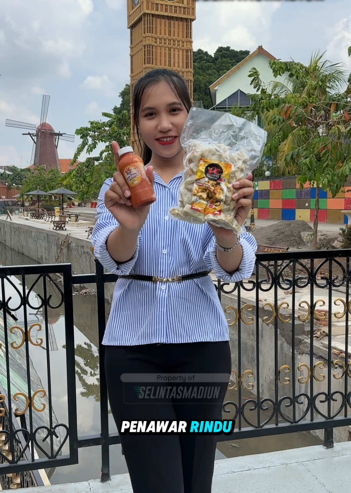 Kangen jajanan khas Madiun tapi lagi merantau? 🥹 Tenang, Corah khas Madiun sekarang tersedia dalam kemasan frozen dan bisa langsung kamu checkout di keranjang kuning🍡 Yuk stok sekarang biar setiap makan ada rasa pulang 🥰 👉 Klik keranjang kuning sekarang #madiun #selintasmadiun #kulinermadiun #kulinerviral #pentol 