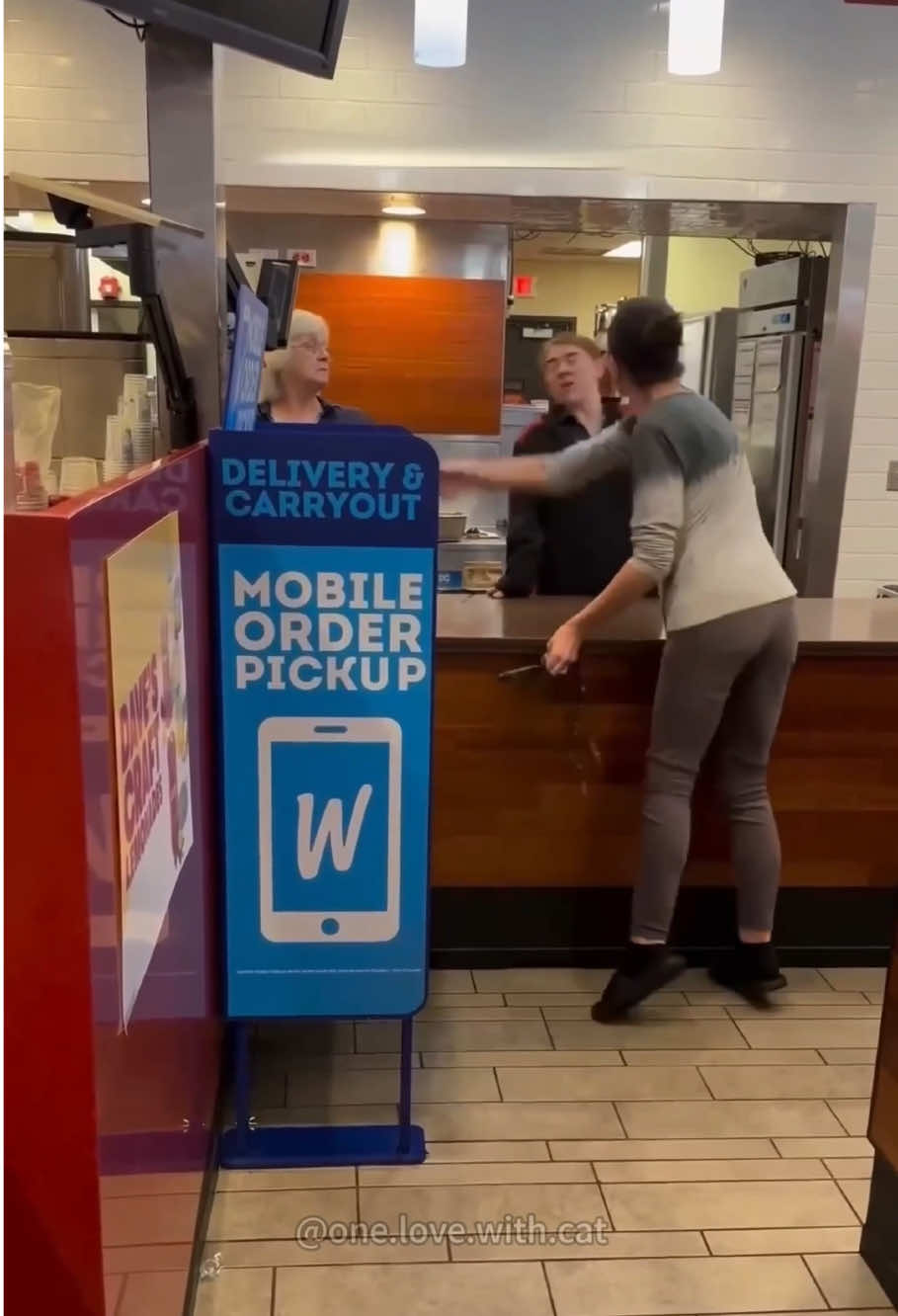 Crazy karen#funny #funnyvideo 