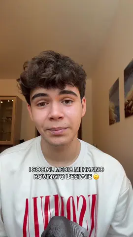 appena sveglio con i capelli disfatti e gli occhi lucidi , sapete che io son sempre stato trasparente con voi ed eccovi la verità degli ultimi mesi mi sono rovinato per dei numeri. Per quanto io sia ossessionato dal mio obbiettivo sono arrivato alla consapevolezza che devo imparare a bilanciare tutto , mi sono rovinato giornate intere chiedendomi perché i miei video non hanno performato bene? perché sono sceso di follower? e questa cosa ho capito troppo tardi che non va bene. Continuerò sempre a lottare per raggiungere quello che voglio ma devo anche imparare a stare bene con me stesso ed essere consapevole di quella che è la realtà ❤️. #socialmedia #estaterovinata #discorso #perte #foryoupage 