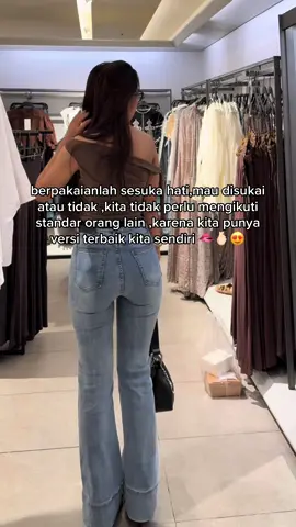 bukannya begitu ? Yang penting kita cocok nyaman pakai aja sih 😘🥰 #outfitideas #ootdfashion #styletips 