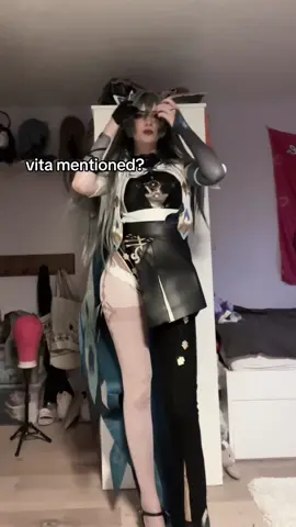 long legs 🤤 >>> #cosplay #honkaiimpact3rd #vita #vitacosplay #honkaiimpactcosplay 