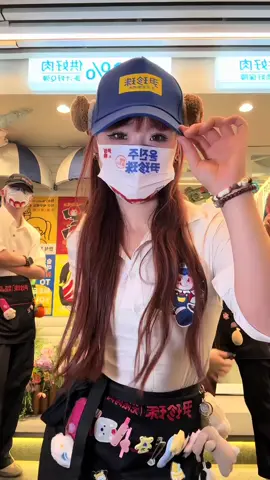 她们其中有人在搞地下恋情#伯虎说dj叮当摇挑战 #伯虎说dj #叮当摇 #珍珠摇 #尹珍珠舞蹈挑战大赛