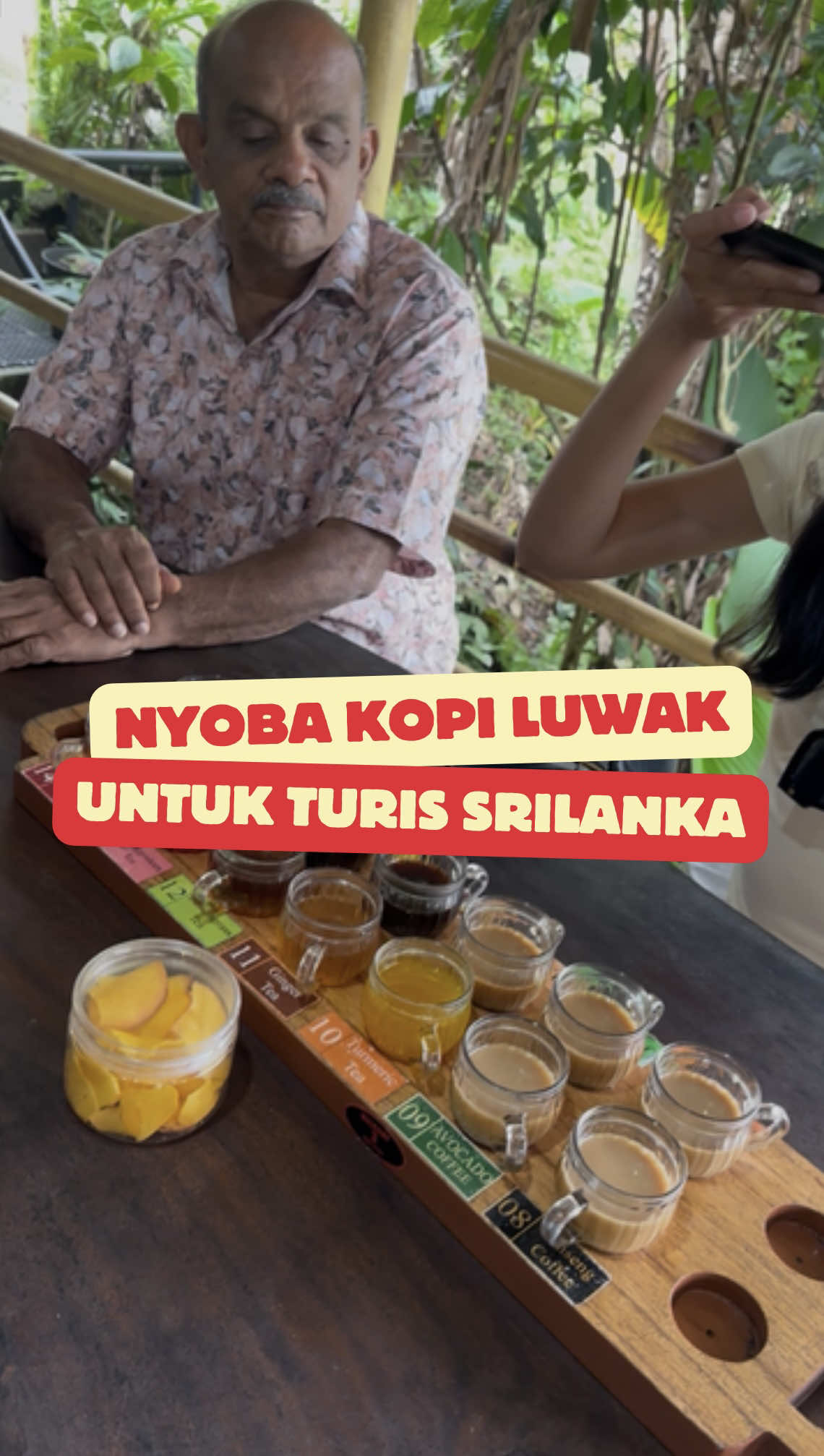 turis srilanka nyoba kopi luwak di kintamani ?