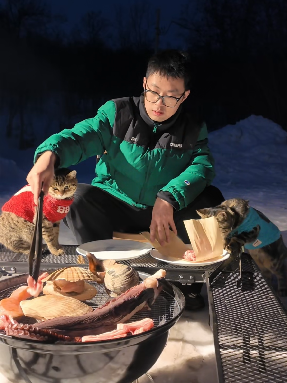 带狸花猫去日本旅游，北海道木屋烧烤 travel with cat in Japan, Hokkaido wooden house barbecue.