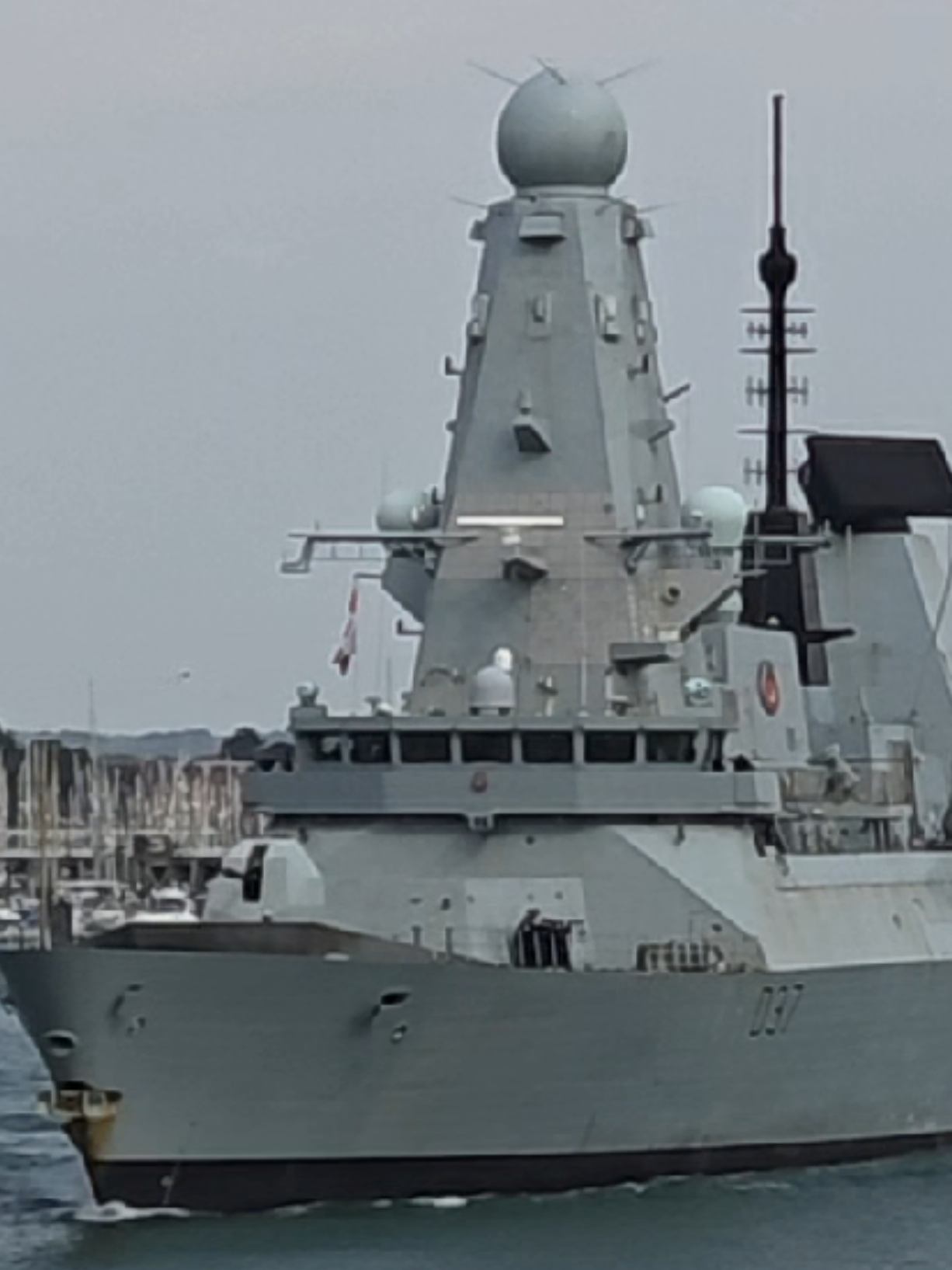 HMS DUNCAN seen departing Portsmouth navy base after a summer break. #portsmouth #royalnavy #hmsduncan Flimed on the 19th August 2025