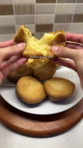 🌾 Bahan : - 200 ml susu uht - 1 butir telur - 50 gr gula pasir /2-3 tetes stevia  - 1.5 sdt garam - 30 gr butter (lelehkan) - 160 gr tepung ketan  Panggang 180-185’C selama 35-40 menit Api atas bawah, di oven yg sudah dipanaskan🫶🏼