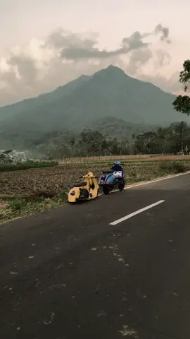 di syukuri wae opo seng adewe ndue senajan mung ra sepiro apik🌻#vespaindonesia#vespaclassic#vespa#fyp#magelang24jam 