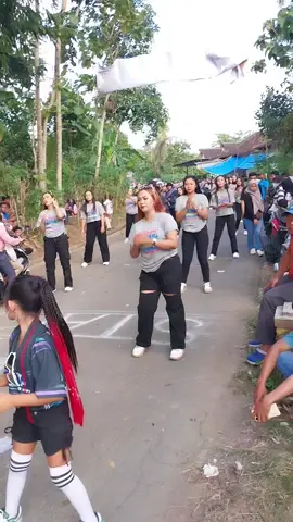 bibit unggul iki cah #karnaval #soundhoreg #dancer #budaya #kostumviral 