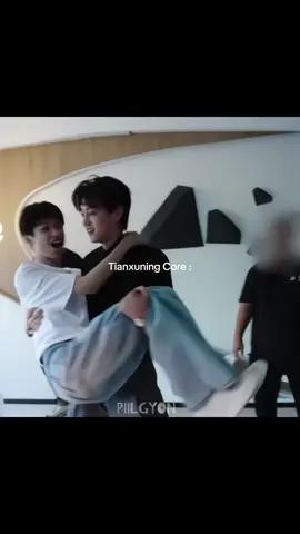 พี่เถียนผู้ที่ตั้งใจทำงานมากที่สุดในกอง มุ่งแต่จะกดหัวน้องจื่อ I love my job (ver2) นอกบทเต็มที่มาก55555 ขยันทำงานเหลือเกินนะพ่อ😂 #ziyu #tianxuning #tianziyu #RevengedLove #ศัตรูหัวใจคือแฟนใหม่ผมเอง
