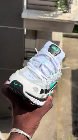 Nike P-6000 Blanc/Bleu ✈️, taille 38 et 42. Vinted : @worldoutlet #rentree #pourtoi #sneakers #tendance #nike 